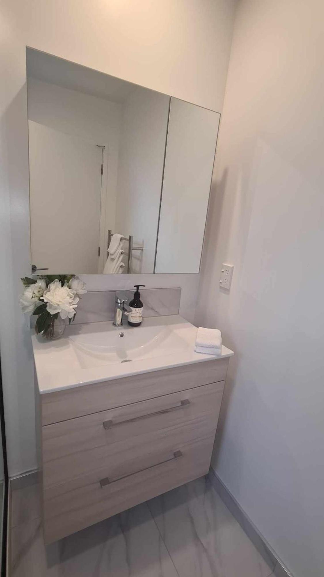 Cute On Cashel 10 Apartment Christchurch Bagian luar foto